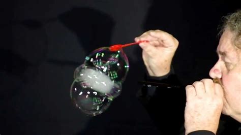 Tom Noddh: The innovator of modern bubble magic